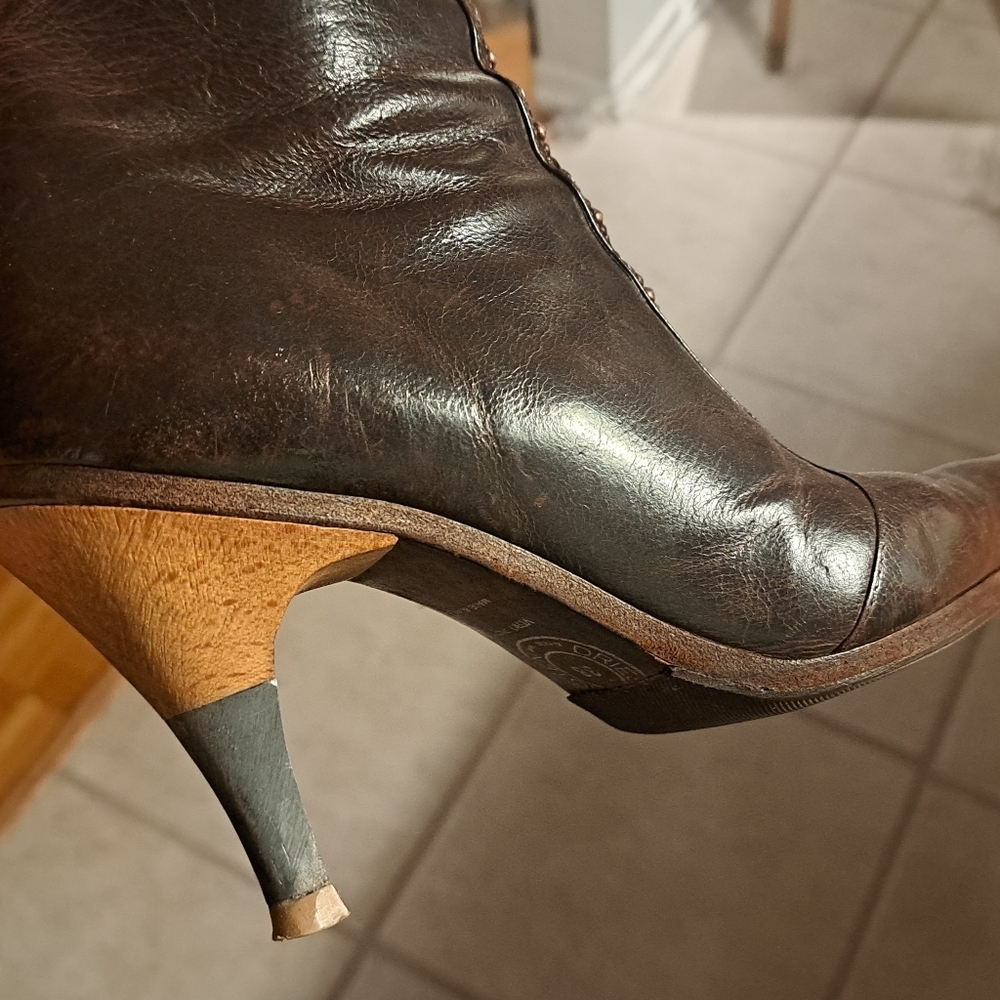 - Dries Van Noten booties
